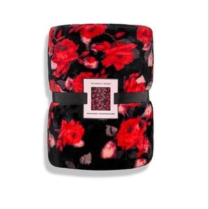 Victoria secret Sherpa blanket